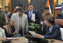 देहरादून जनता दर्शन में 195 शिकायतों का निस्तारण, डीएम सविन बंसल के त्वरित एक्शन से फरियादियों को राहत