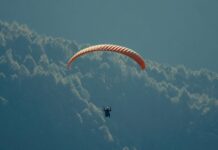 कपकोट बना एडवेंचर टूरिज्म का नया हब, राष्ट्रीय पैराग्लाइडिंग चैंपियनशिप से बढ़ी पहचान