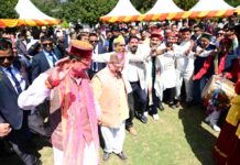 लोक गीतों और रंगों से सराबोर हुआ सीएम आवास का होली मिलन कार्यक्रम