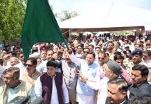 ऋषिकेश से चारधाम यात्रा 2026 का शुभारंभ, CM धामी ने बसों को दिखाई हरी झंडी