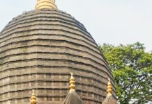मुख्यमंत्री धामी ने कामाख्या देवी मंदिर में की पूजा-अर्चना, उत्तराखंड की खुशहाली की कामना