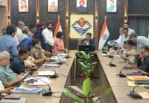 Dehradun public grievances: जन समाधान दिवस में 150 से अधिक शिकायतें, डीएम ने अवैध फैक्ट्री सील करने और जांच के दिए निर्देश