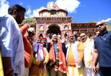 बदरीनाथ धाम पहुंचे CM धामी, भगवान बदरीविशाल के किए दर्शन; मास्टर प्लान के कार्यों का लिया जायजा
