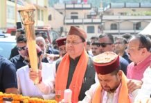प्रधानमंत्री नरेंद्र मोदी के जनसेवा के 25 वर्ष पूर्ण होने पर सेवा ज्योति कलश यात्रा में शामिल हुए मुख्यमंत्री