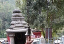 मुख्यमंत्री धामी ने गैरसैंण जाने से पहले आदिबद्री मंदिर में की पूजा-अर्चना
